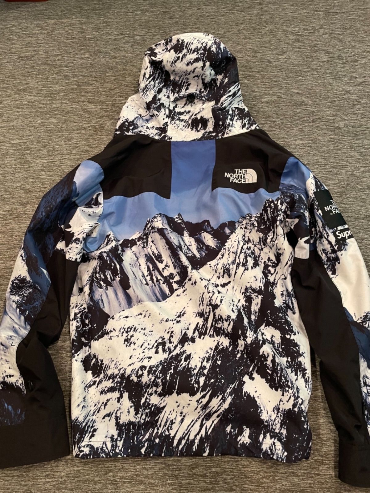 Supreme × The North Face 雪山マウンテンパーカー - メルカリ