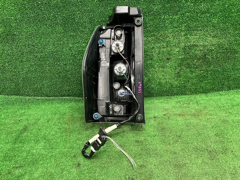 タント LA610S 右テールランプ テールライト カスタムRS SA トウカイデンソー 20516 81550-B2580 W24