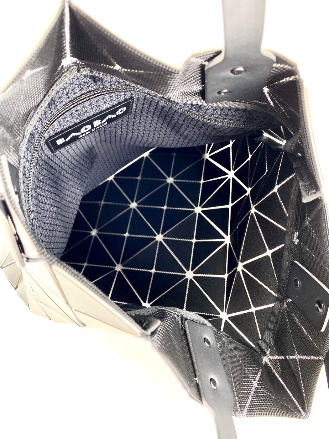 BAOBAO ISSEY MIYAKE トートバッグ プリズム シルバー 9499 BAOBAO ISSEY MIYAKE トートバッグ プリズム シルバー 9499