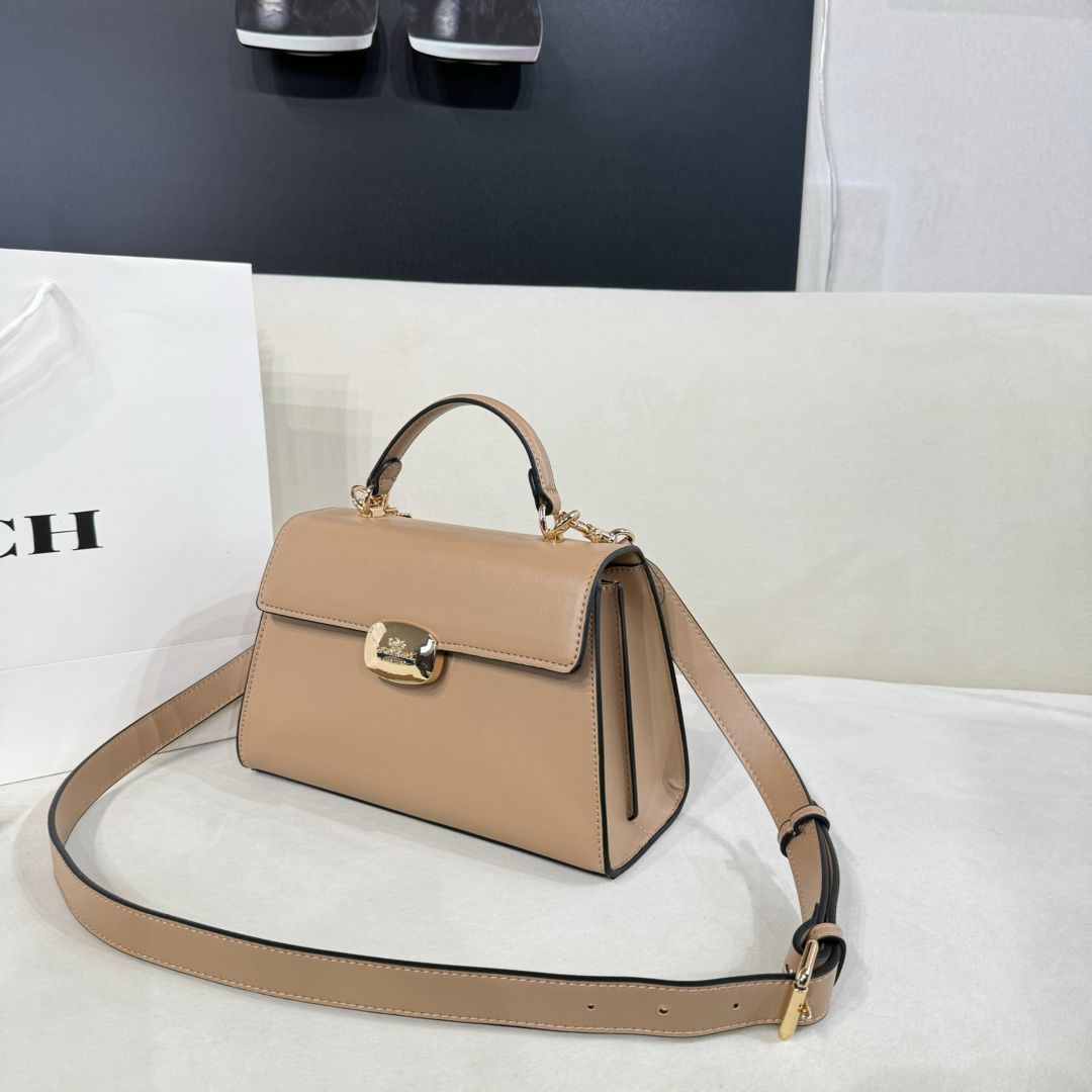 coach新品未使用⚠️最終お値下げしました☆ cu044_b4bk_a0