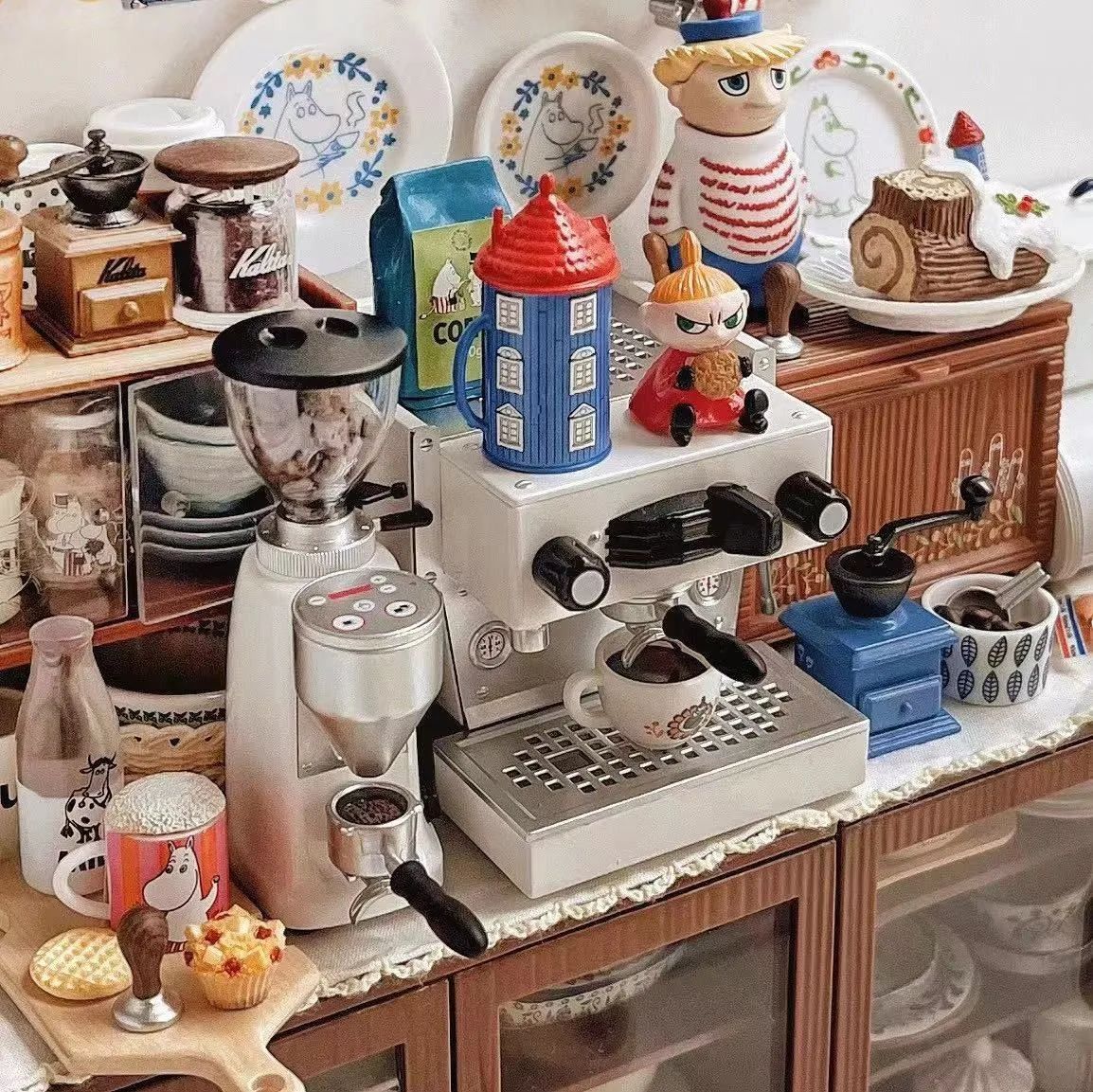 ミニチュア　コーヒーマシン　エスプレッソマシン　ホワイト　ドールハウス Amazon.co.jp: ミニチュアコーヒー エスプレッソマシン ミントグリーン
