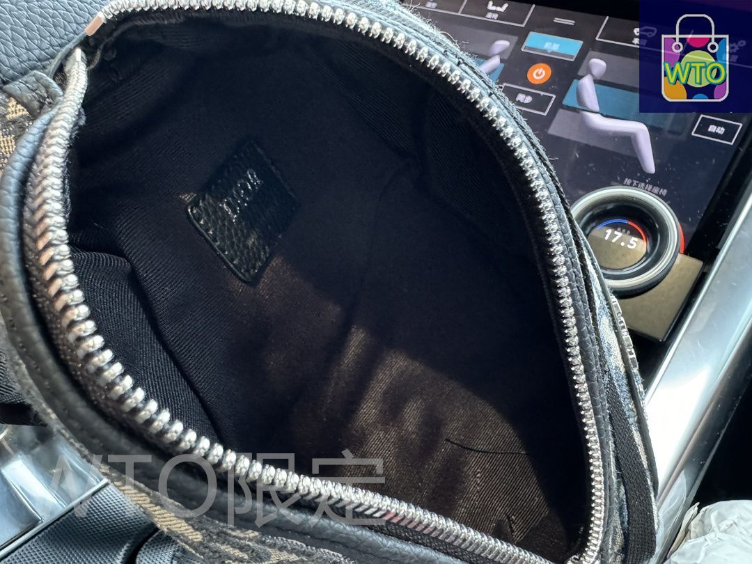 オブリークプリントショルダーバッグ で今の在庫は