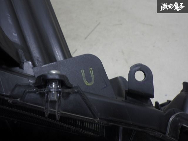 ストア出品】トヨタ純正 ZWE211 カローラツーリング ヘッドライト