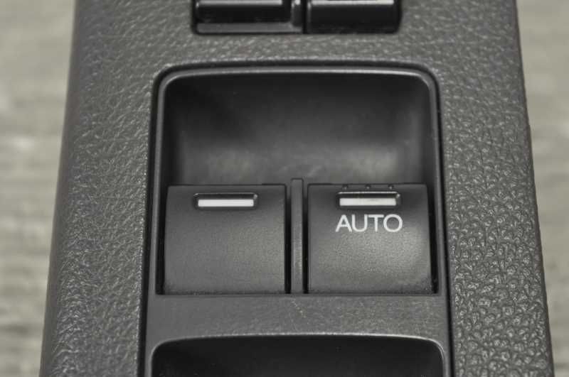 パワーウィンドウスイッチ マスタースイッチ 運転席 右 RC2 RC1 オデッセイ G 前期 35750-T6A-J31 s021086B FFCRYSTALESIA_COM