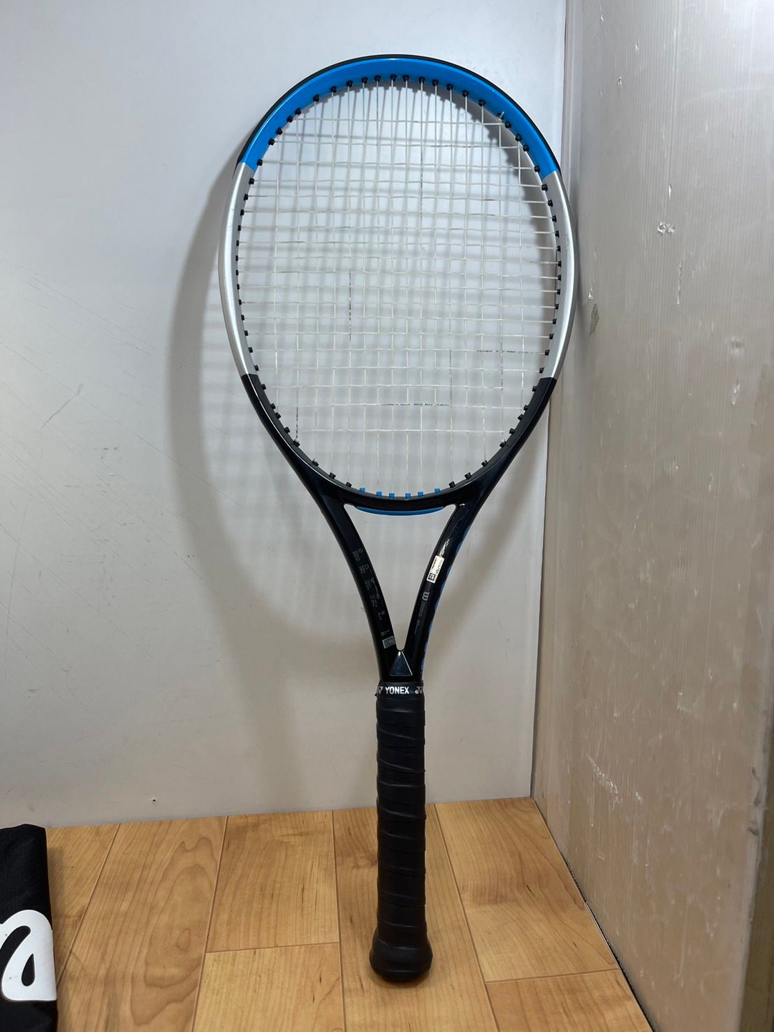 ③ Wilson Ultra 100L V4 G2テニスラケット 専用ケース付き ③ Wilson Ultra 100L V4 G2テニスラケット 専用ケース付き Wilson