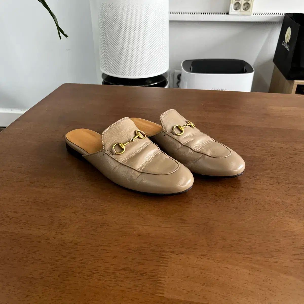グッチ　ミュール　ベージュ　37サイズ GUCCI(グッチ) ホースビット ミュール 37 5 - メルカリ