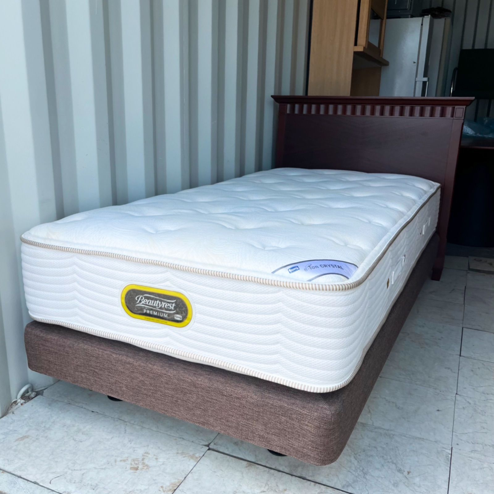 取付無料！シモンズ エグゼクティブeイオン シングルマットレス&ベッドフレーム✨ 取付無料！シモンズ エグゼクティブeイオン シングルマットレス