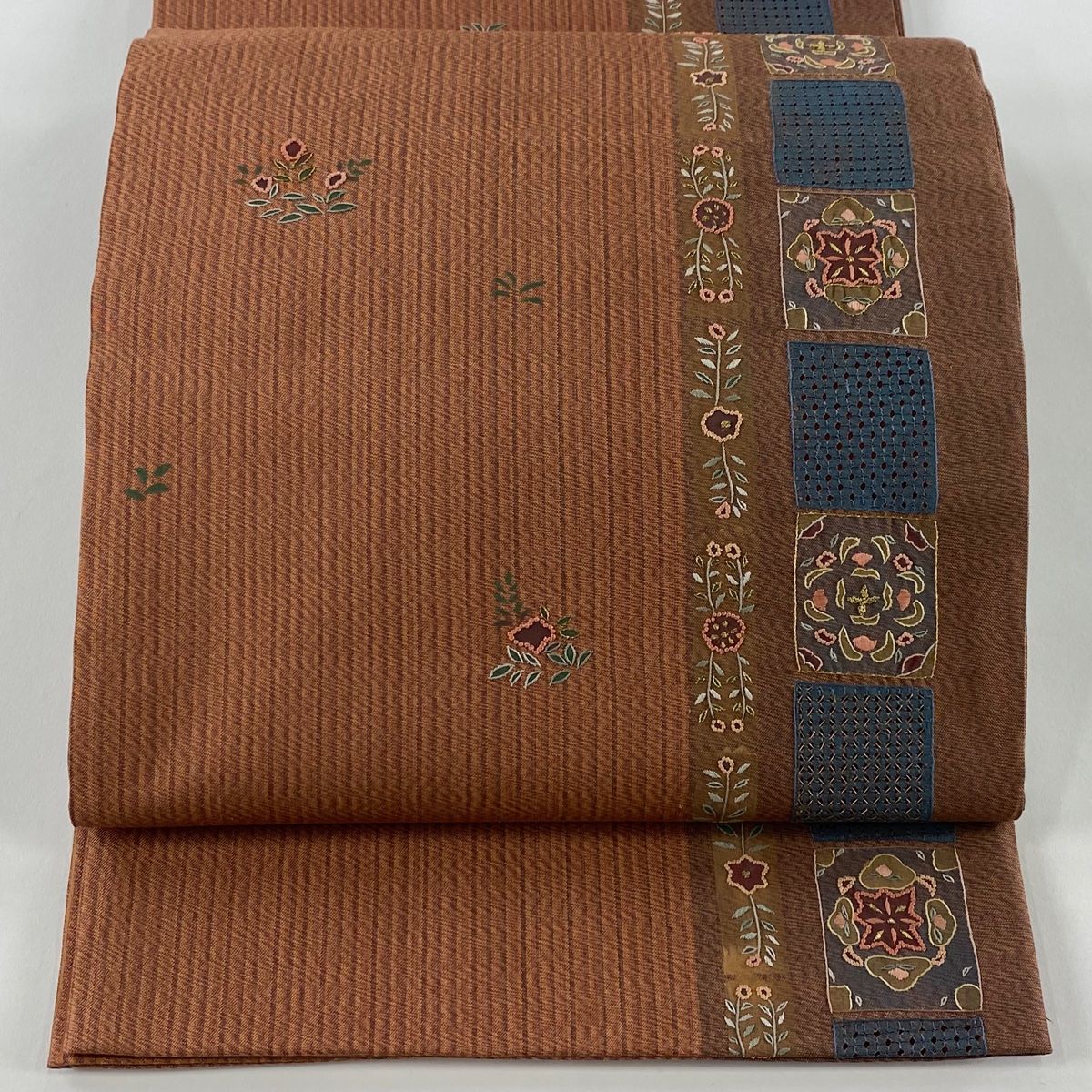 袋帯 秀品 草花 縞 刺繍 金糸 赤茶 六通 正絹