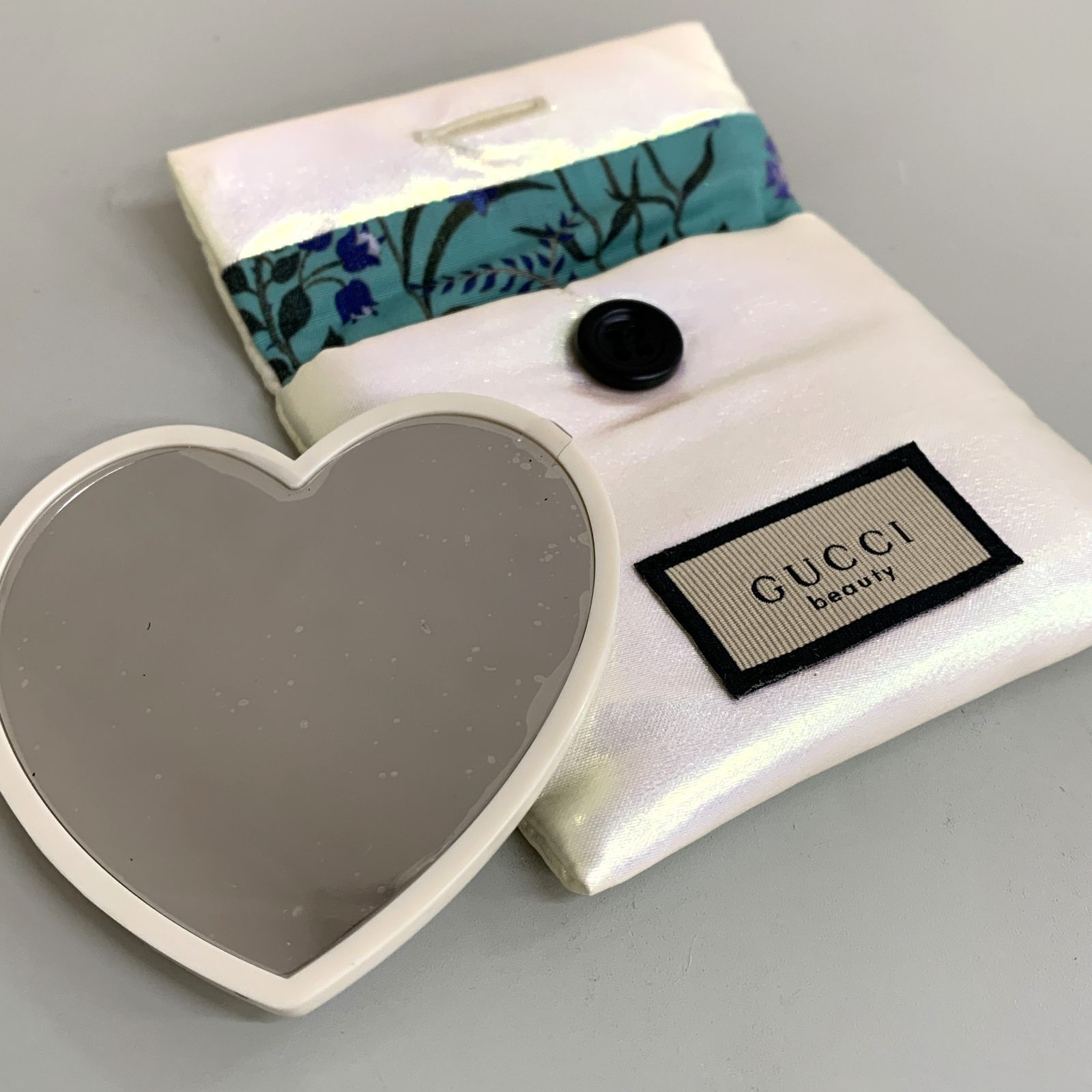 ⭐︎美品⭐︎ GUCCI ハート型　ミラー GUCCI（ミラー）のフリマアイテム一覧