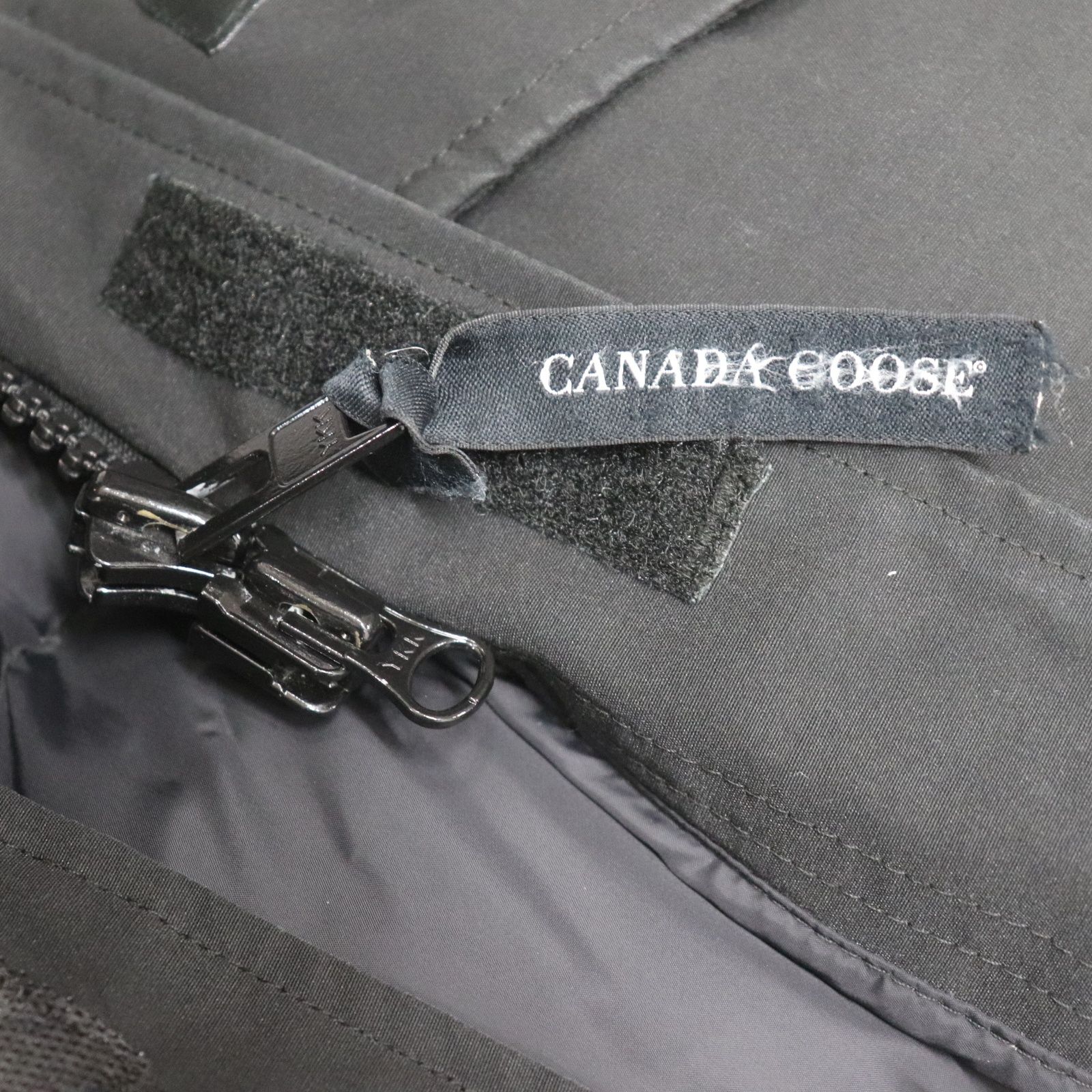 ITZMJZN8DSLY 国内正規品 CANADA GOOSE カナダグース カムループス  