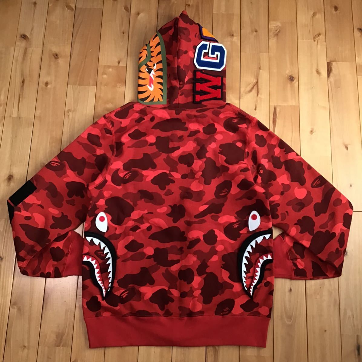 新品 Red camo シャークパーカー BAPE shark ベイプ ape - メルカリ