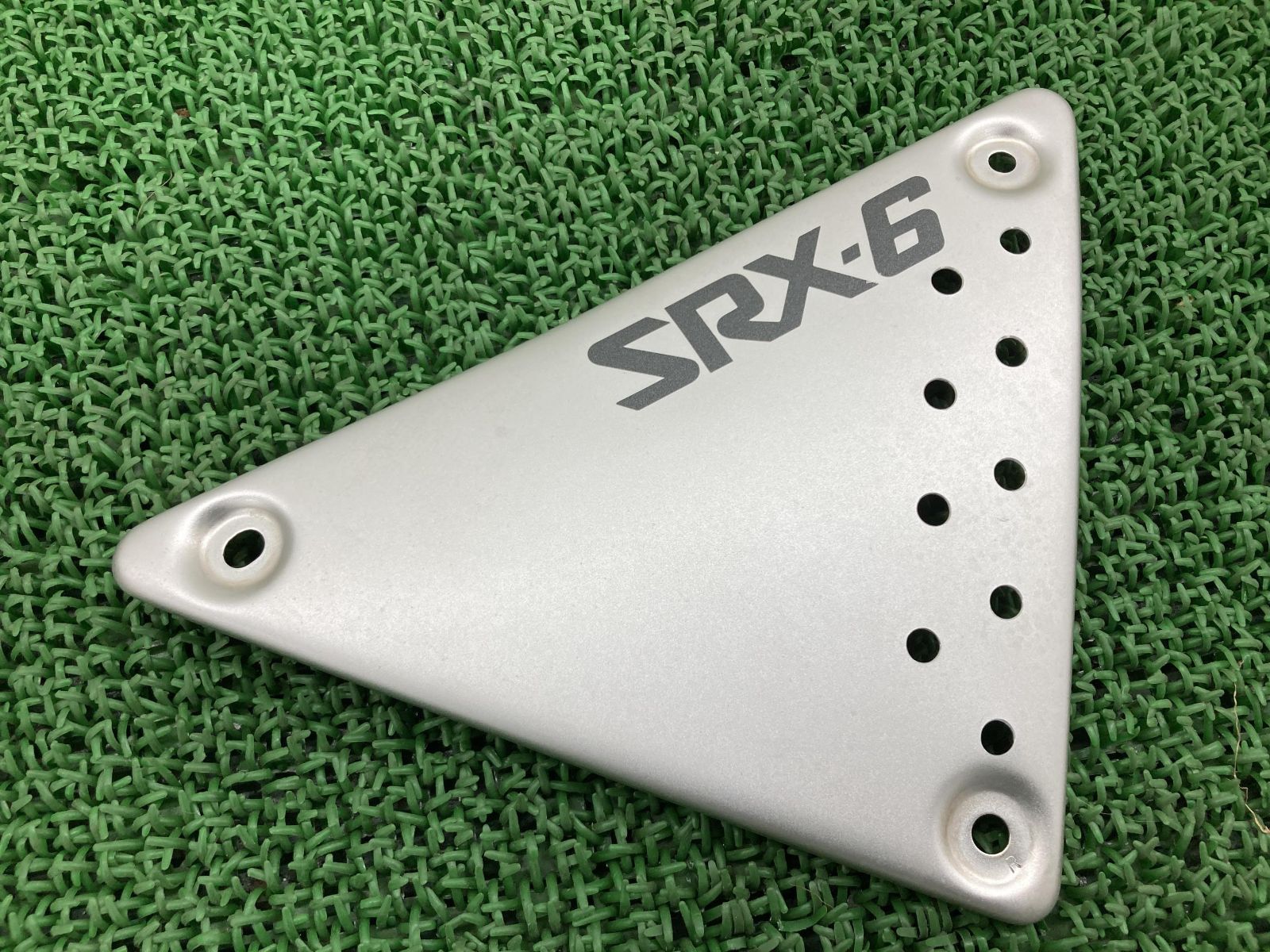 SRX600 サイドカバー 右 ヤマハ 純正 中古 バイク 部品 1JL 1JK SRX-6 割れ欠け無し 希少品 品薄 車検 Genuine SRX600 サイドカバー 左 ヤマハ 純正 バイク 部品 1JL 1JK SRX-6 割れ欠け無し 品薄 希少品 車検 Genuine:22321610