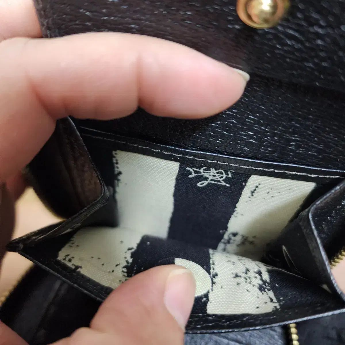 Vivienne Westwood(ヴィヴィアン・ウエストウッド) 二つ折り財布