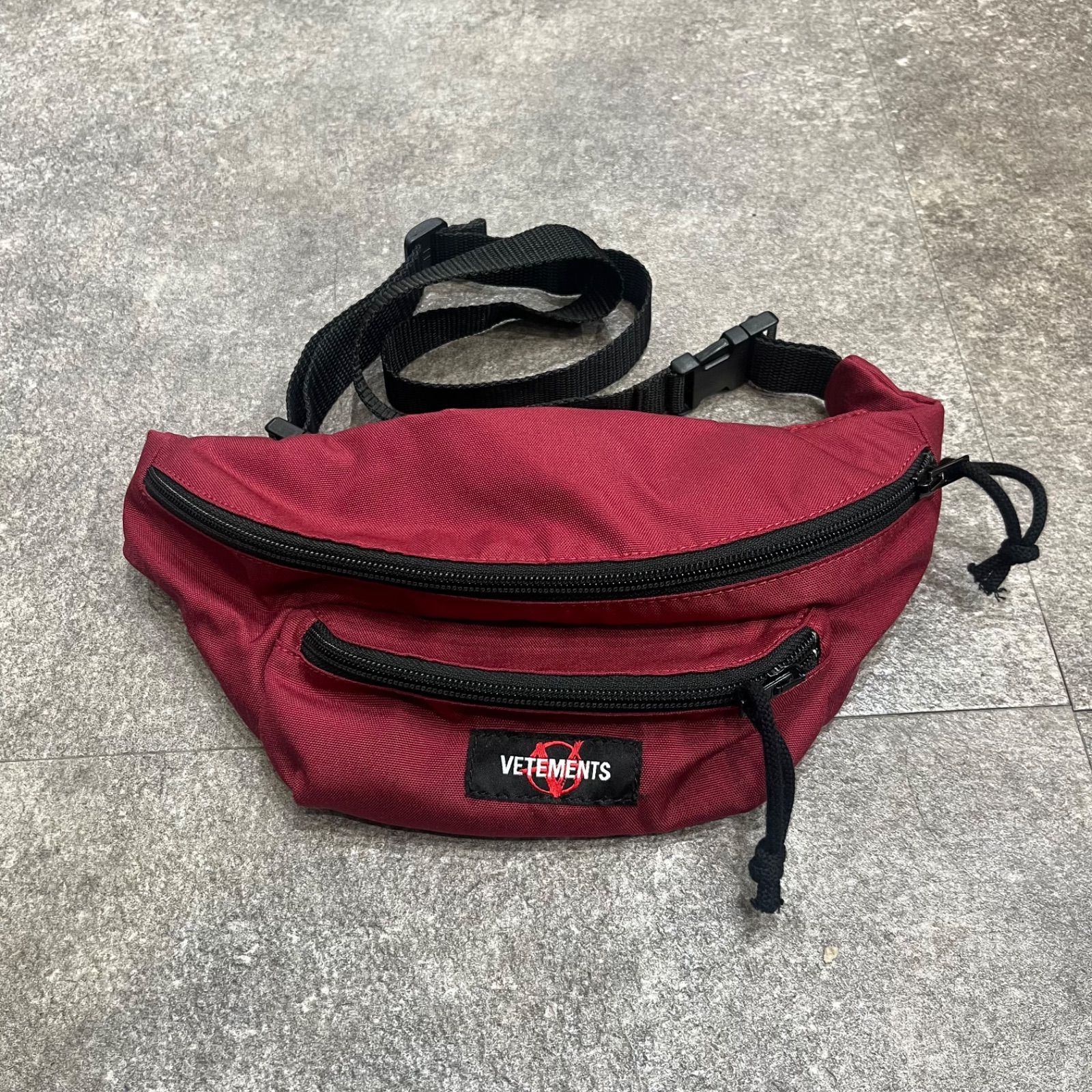 VETEMENTS ウエストポーチ ボディバッグ ヴェトモン ボルドー F 80985A3