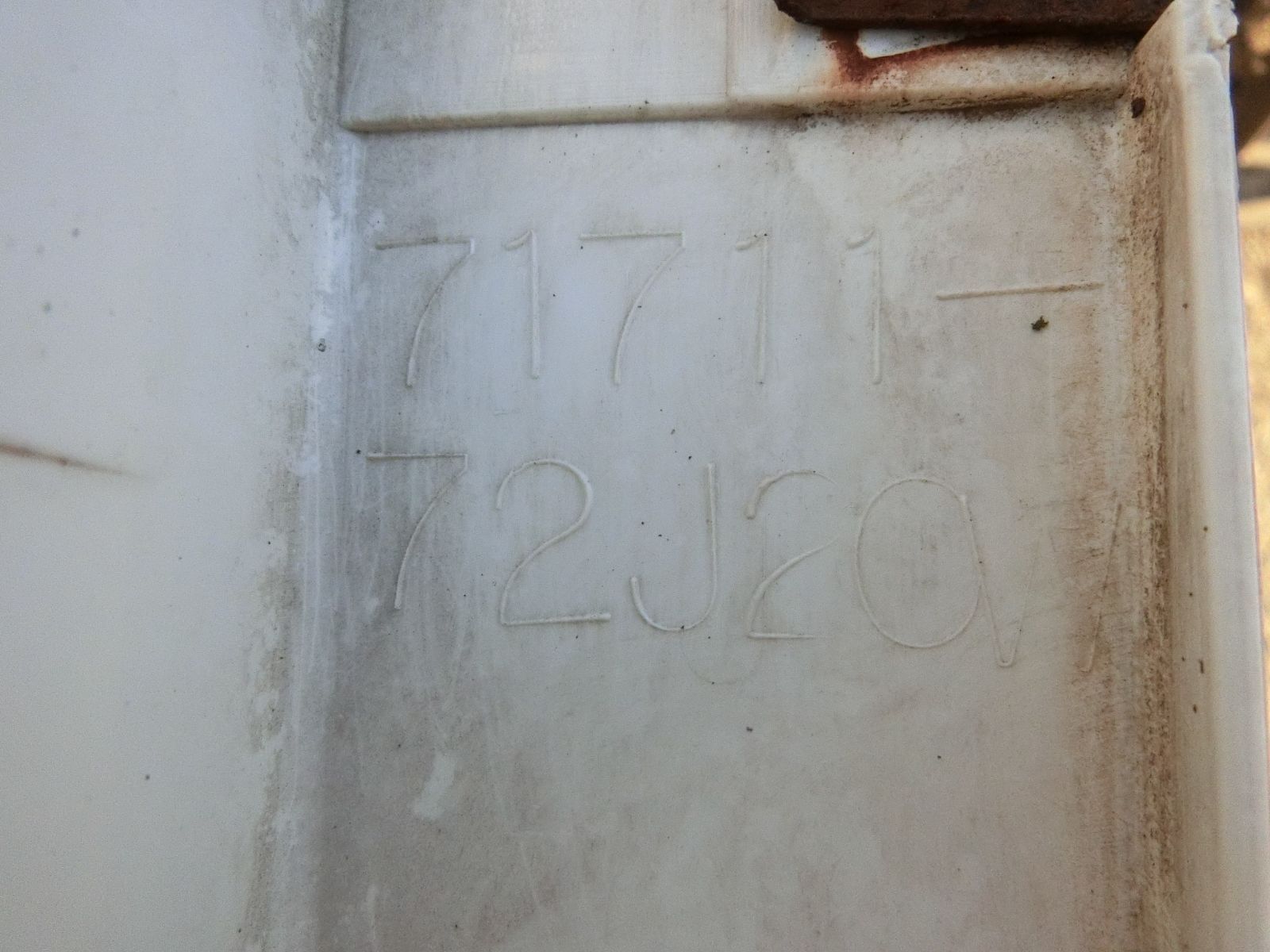 フロントバンパー 71711-72J20