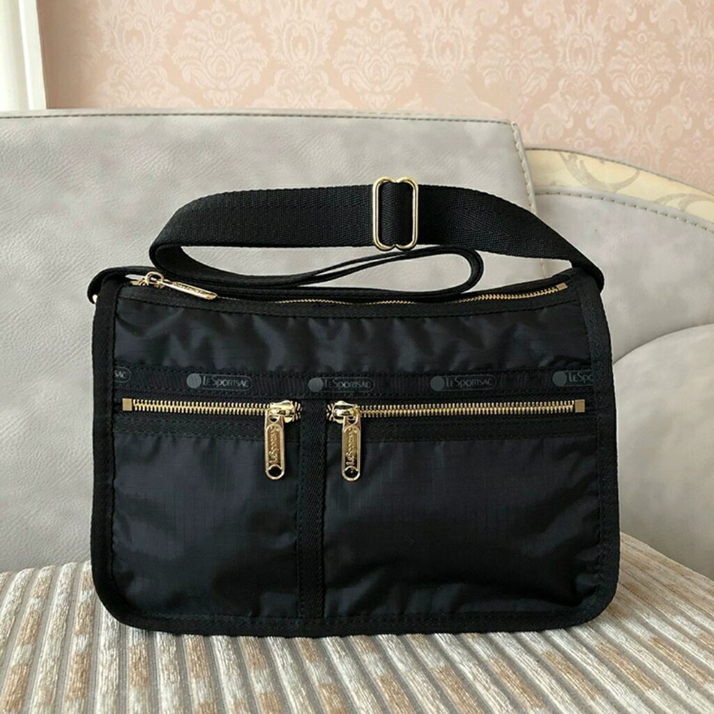新品未使用 レスポートサックLeSportsac 斜めがけ ブラック 無地 通勤 