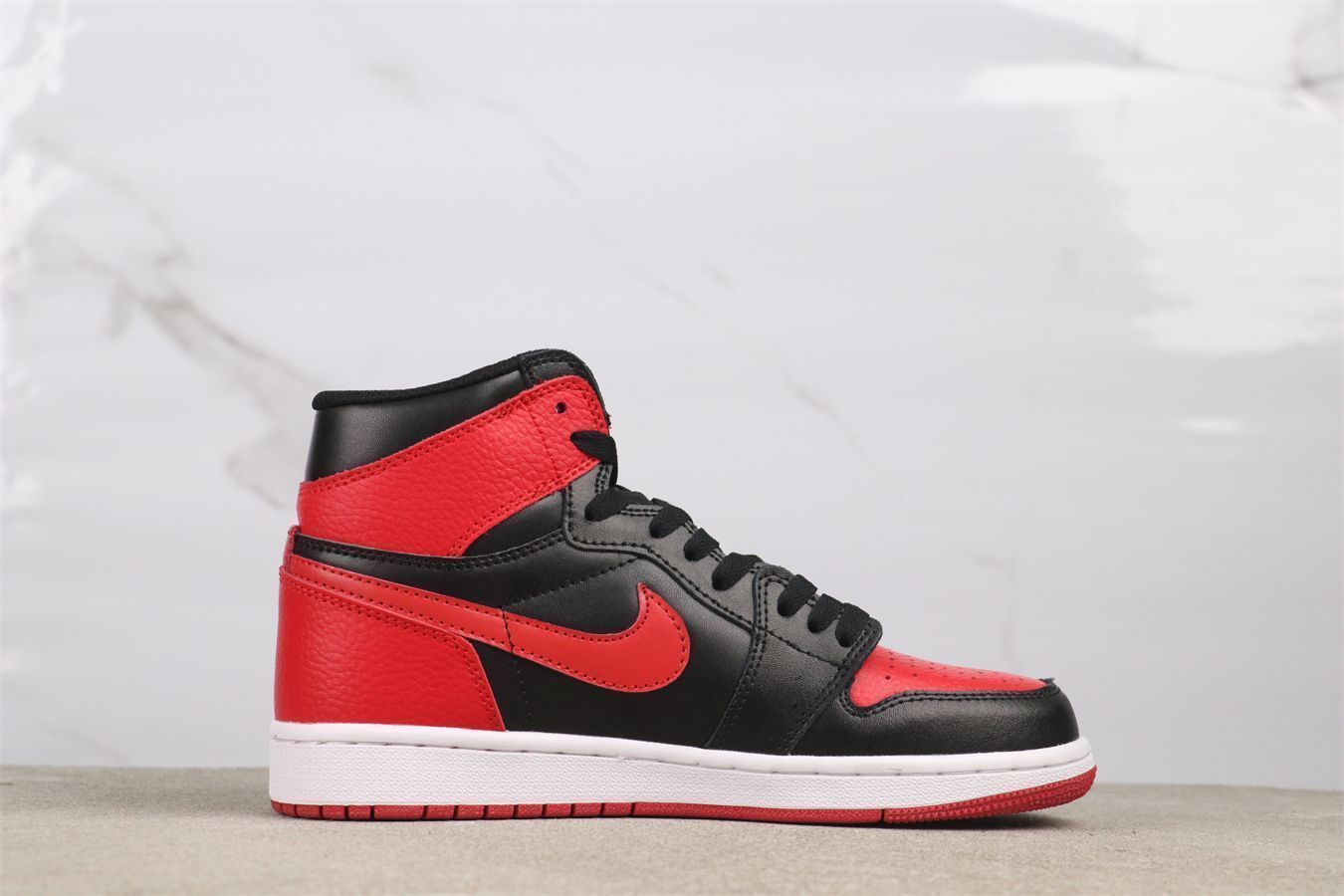 ナイキ エアジョーダン1 ハイ 85 ブレッド (2025)HV6674-067