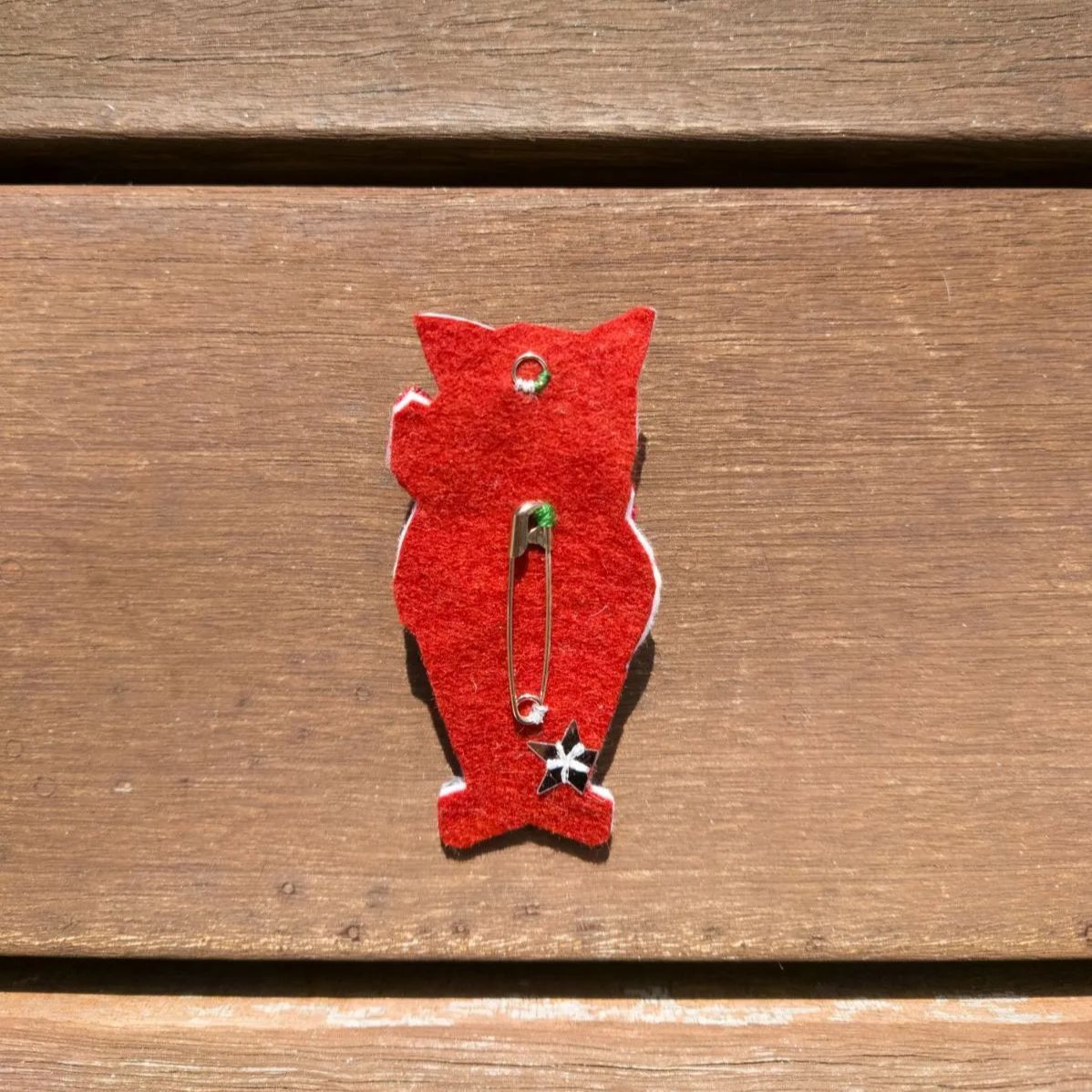 猫刺繍ブローチ☆＊*✯メリークリスマス✯ - メルカリ