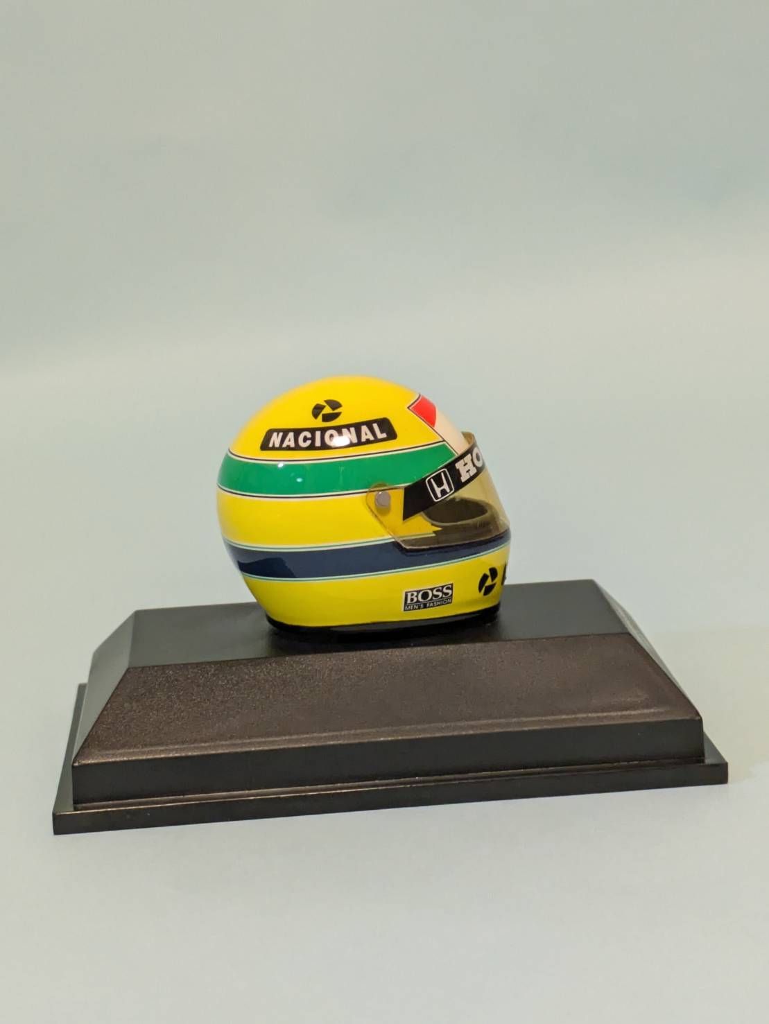 ミニチャンプス1/8 アイルトンセナヘルメットコレクション 1989 - メルカリ