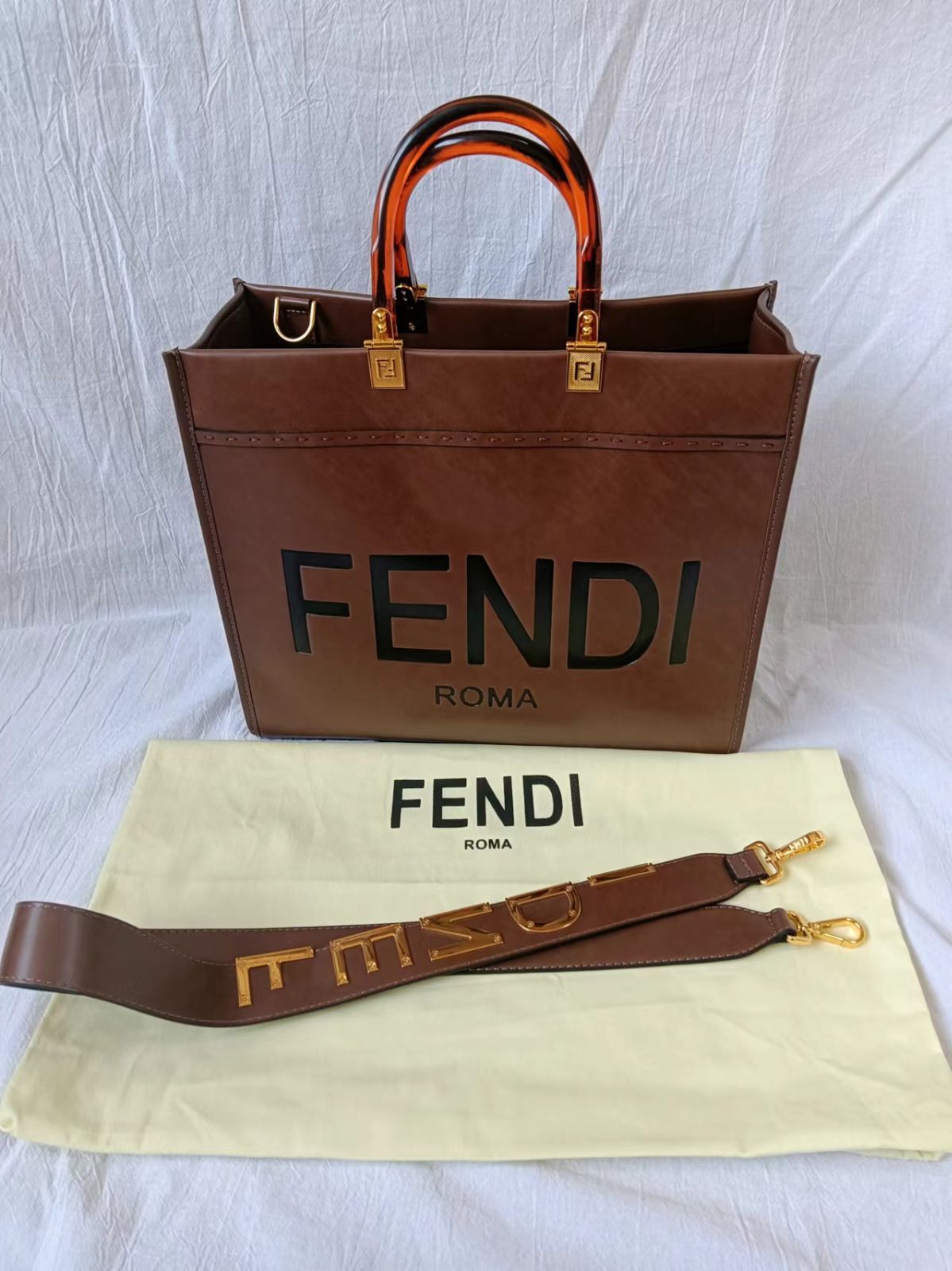 FENDI フェンディ ハンドバッグ サンシャイン ロゴ