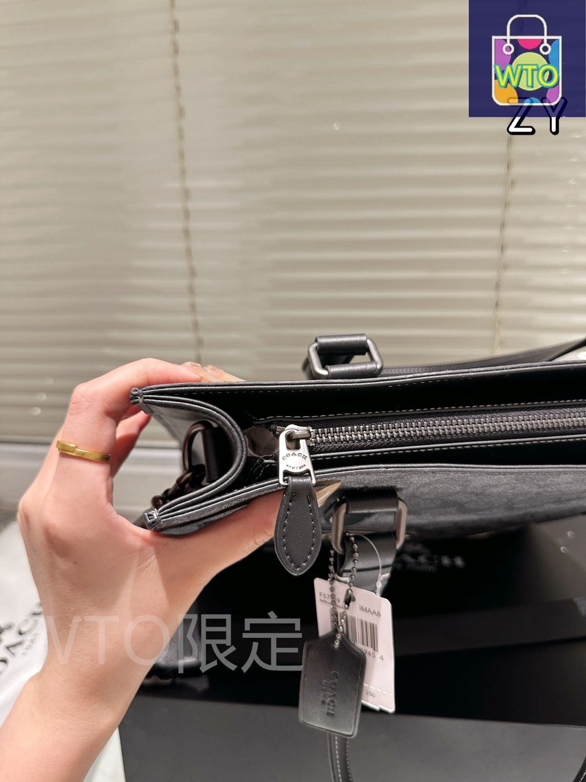 美品 COACH(コーチ) 男女兼用 上質牛革 ハンド ショルダー2way