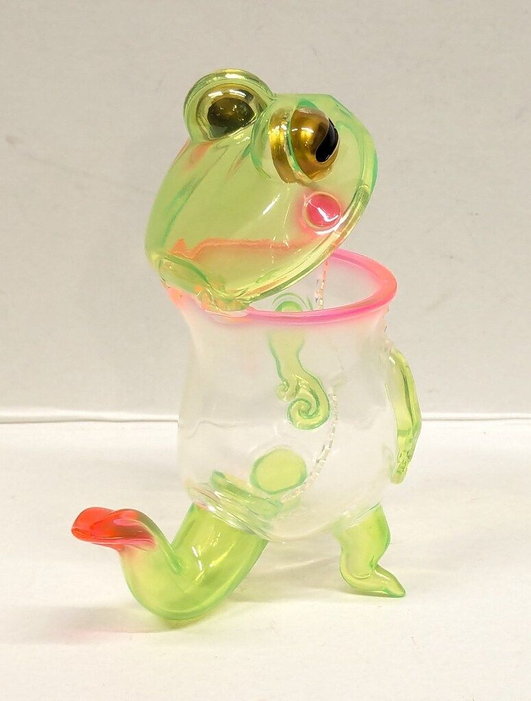 ソフビ　スカルチュラ　ウツボカエル Amazon.co.jp: ソフビ スカルチュラ ウツボカエル : おもちゃ