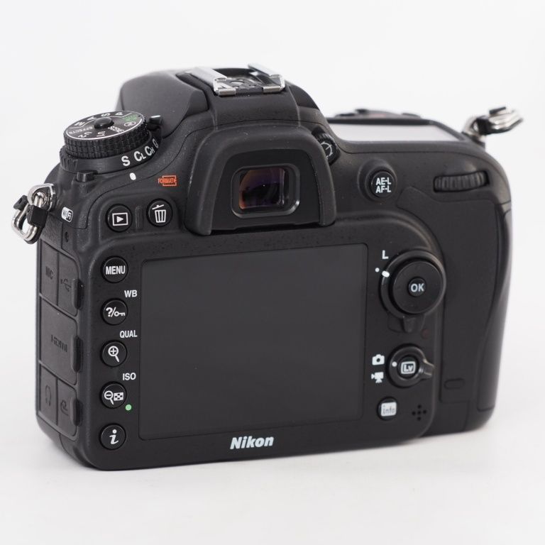 Nikon ニコン デジタル一眼レフカメラ D7200 ボディ - メルカリ