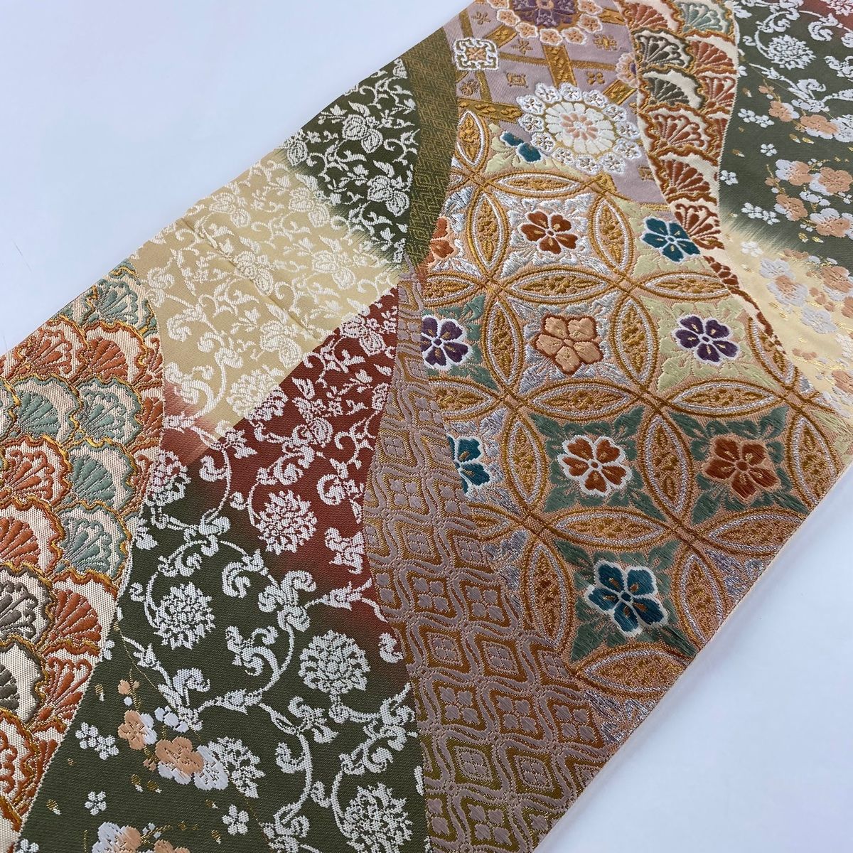 袋帯 本金糸 花唐草 色味の良い 六通 正絹 AO-4311 袋帯 本金糸 花唐草 色味の良い 六通 正絹 AO-4311 - メルカリ