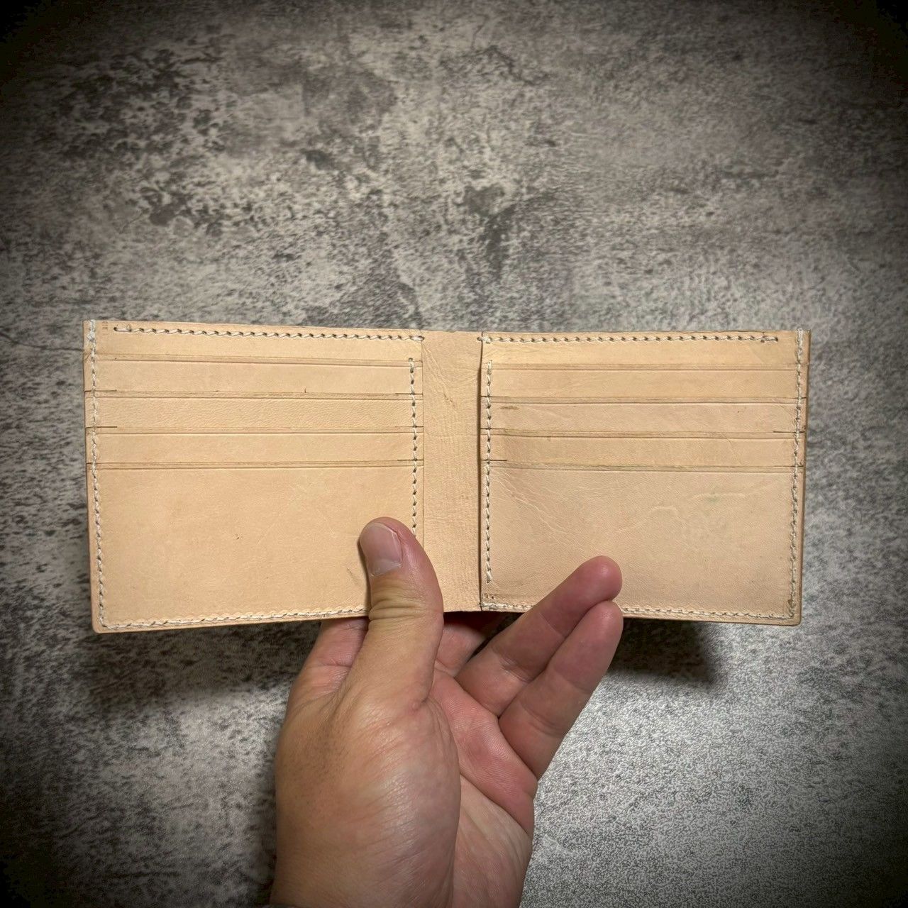 本革
