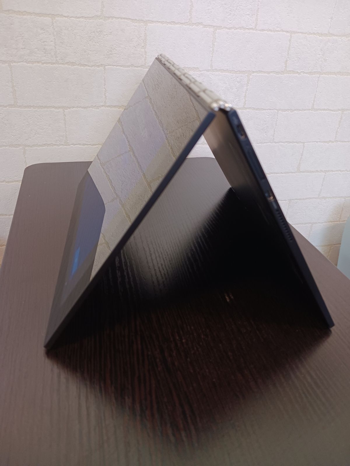 Lenovo Yogabook YG1-X91L レノボ ヨガブック【沖縄離島販売不可