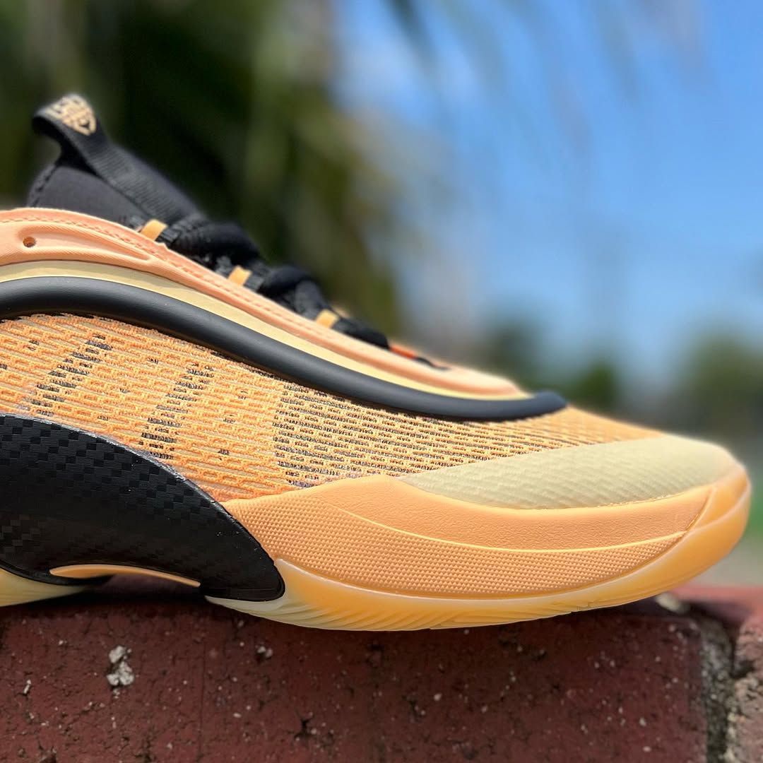 ⭐︎あさん専用【美品】ドノバンミッチェル6 27cm adidas 24年秋冬新モデル ドノバン・ミッチェル / D.O.N. ISSUE