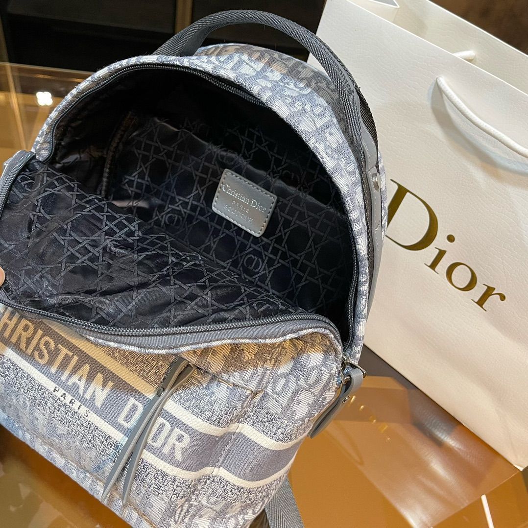 【ほぼ新品】Christian Dior クリスチャンディオール　バックパック 新品Christian Dior クリスチャンディオール バックパック