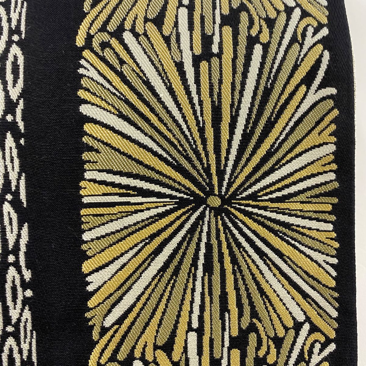 袋帯 美品 秀品 幾何学模様 唐草 焦茶色 六通 正絹 【中古】