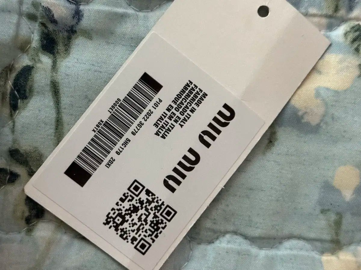 MIU ミュウミュウ トップス ハイネック