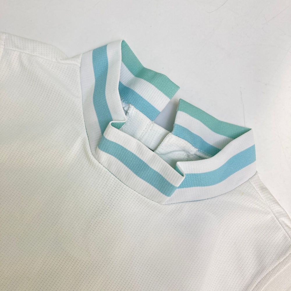 モデル モックネック