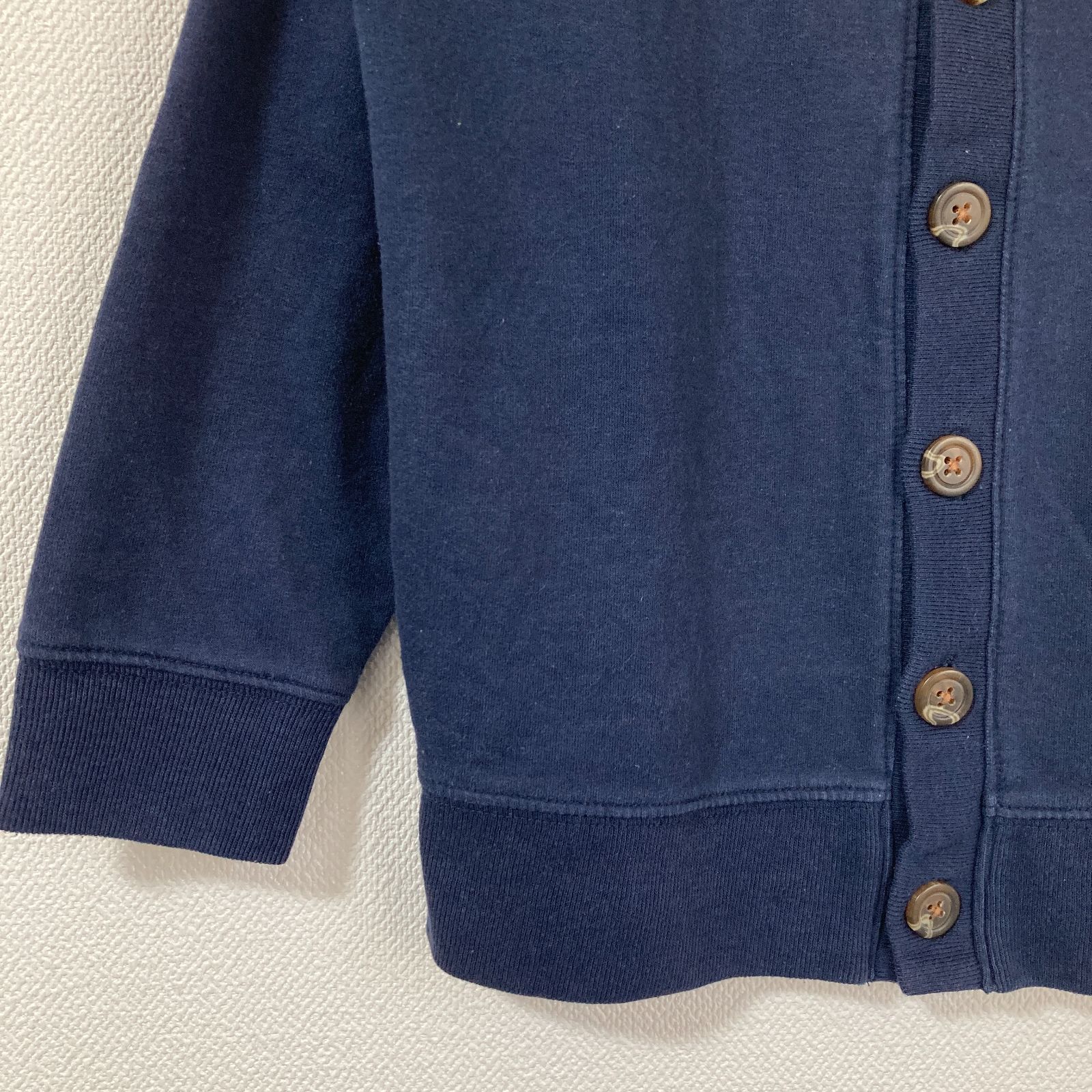 70221 ★ キッズ トップス 【OLD NAVY】 110cm ネイビーカラー 紺色 Vネック カーディガン 薄手 春先  肩ボタン USED 古着
