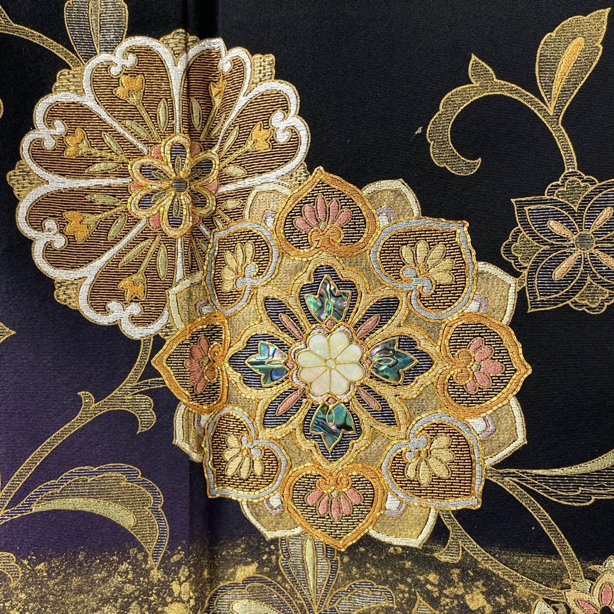 黒留袖 身丈163.5cm 裄丈64cm M 袷 蒋雪英 やまと 落款あり 宝尽くし 金糸 刺繍 黒 正絹 逸品 中古 黒留袖 身丈163cm 裄丈65cm M 袷 蒋雪英 やまと 御所車 草花 刺繍 金彩 黒