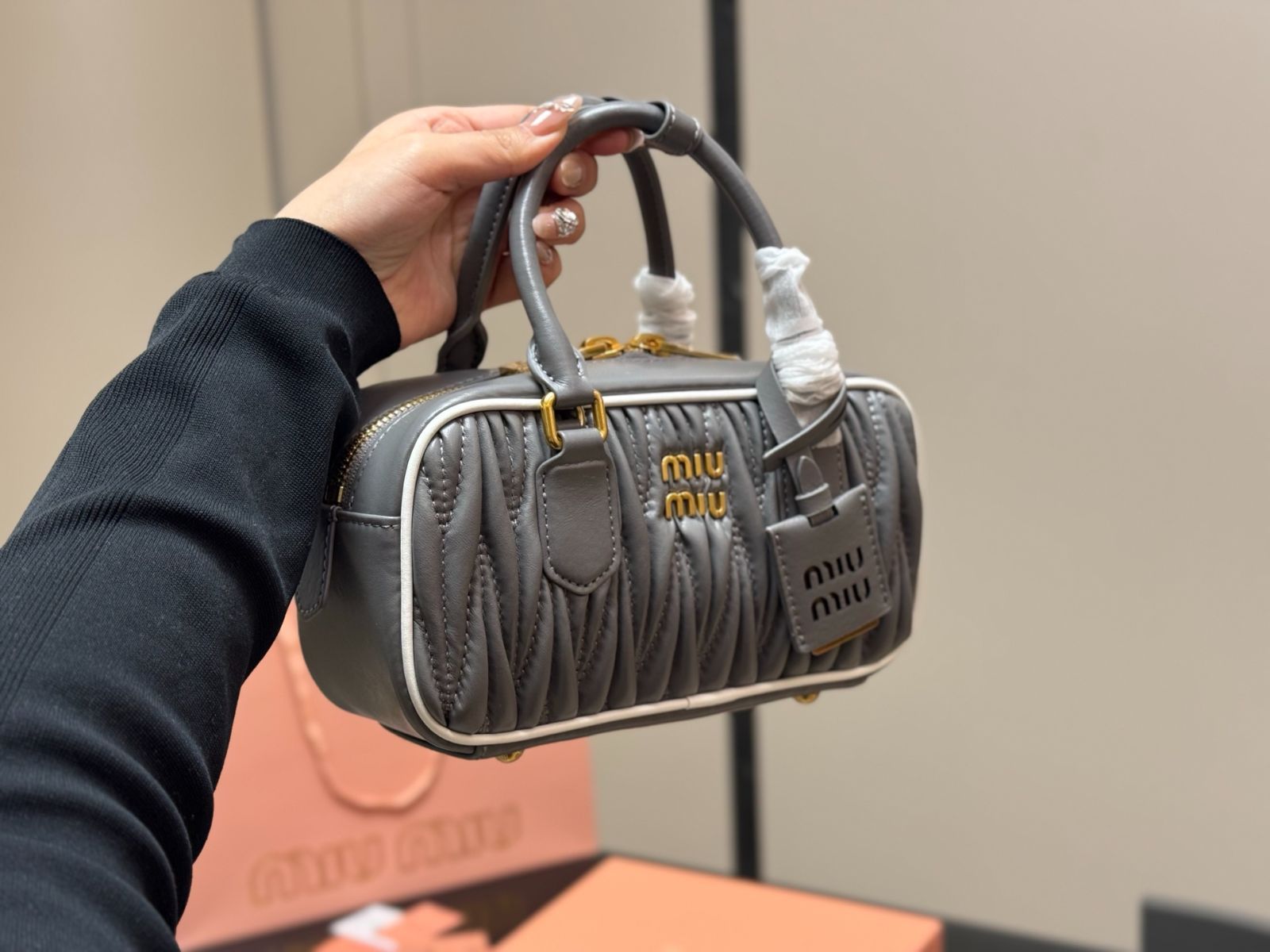 最終値下げ】新品未使用 不憫 MIU MIU ボウリングバッグ