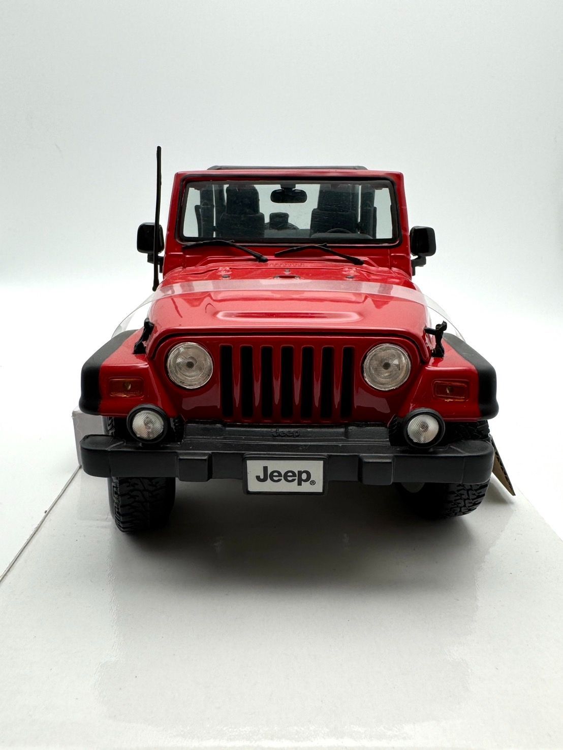 Maisto 1/18 Jeep WRANGLER Rubicon レッド マイスト ジープ