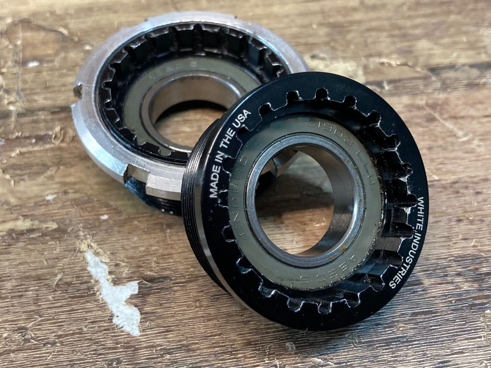 ホワイトインダストリーズ WHITE