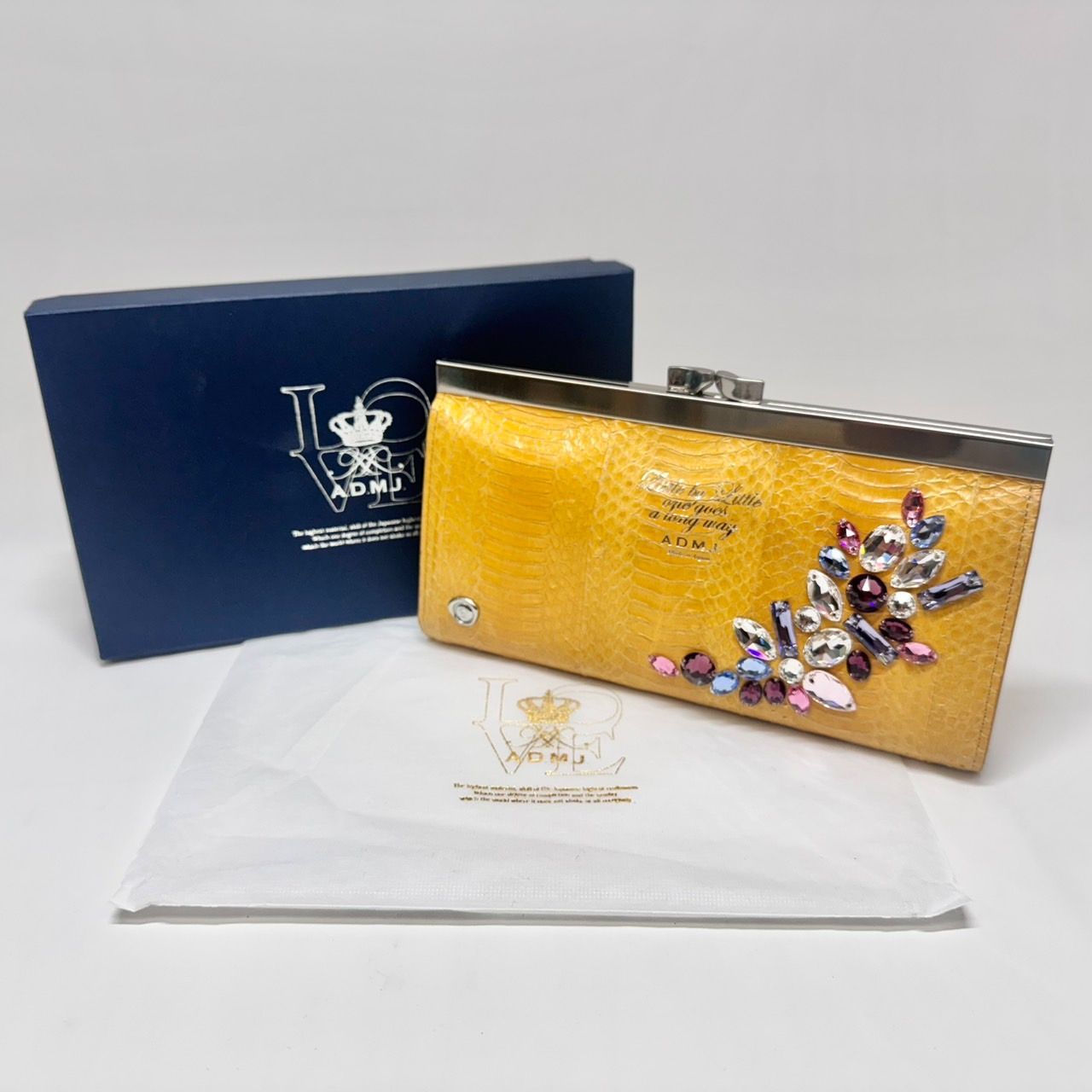 A.D.M.J】長財布 がま口 クロコ型押し イエロー スワロフスキー
