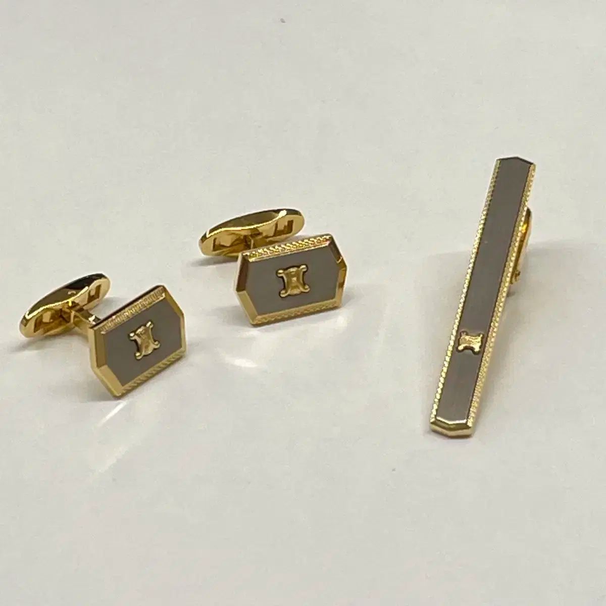 Celine セリーヌ 金 袖口 ボタン ネクタイピン セット