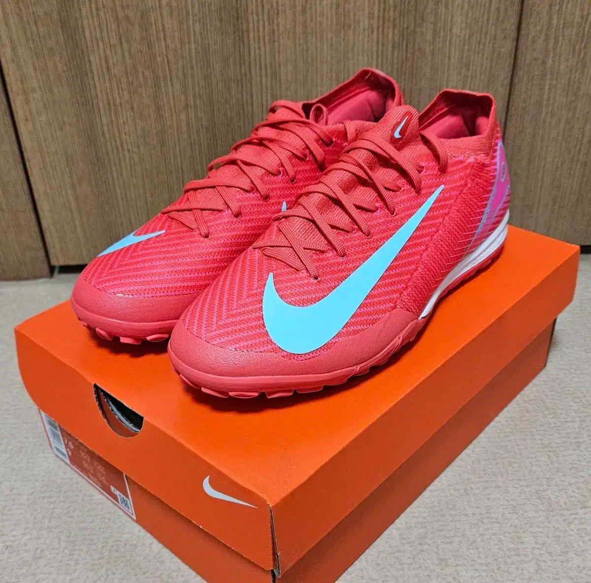 新品 NIKE(ナイキ) マーキュリアル ヴェイパー 16 プロ TF 255