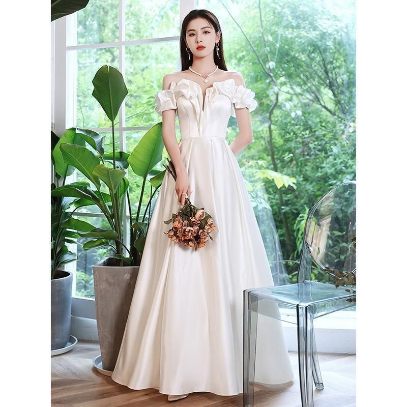 C19 エディングドレス 白 シンプル ロング オフショルダーフ 結婚式 前撮り C19 エディングドレス 白 シンプル ロング オフショルダーフ