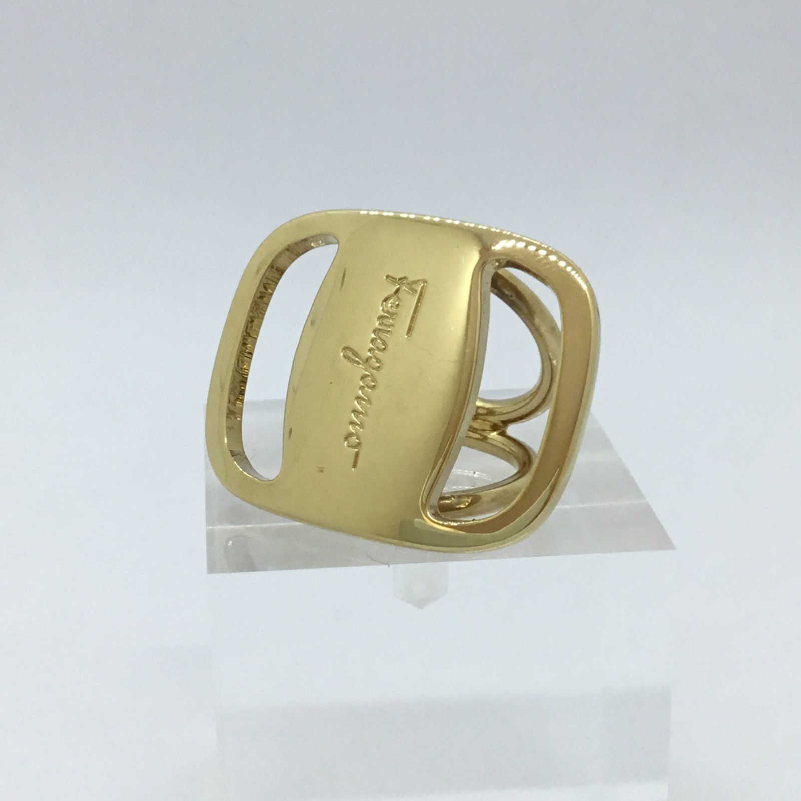 美品❤︎Salvatore Ferragamoフェラガモ VARA スカーフリング Salvatore Ferragamo ／ サルヴァトーレ フェラガモ スカーフ