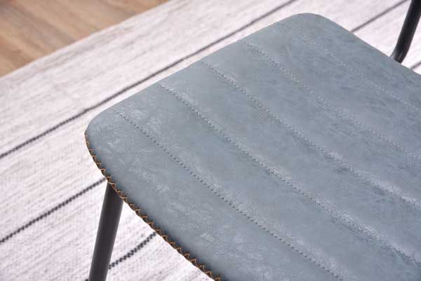 ソフトレザーのダイニングチェア W45.5×D51×H78×SH46cm