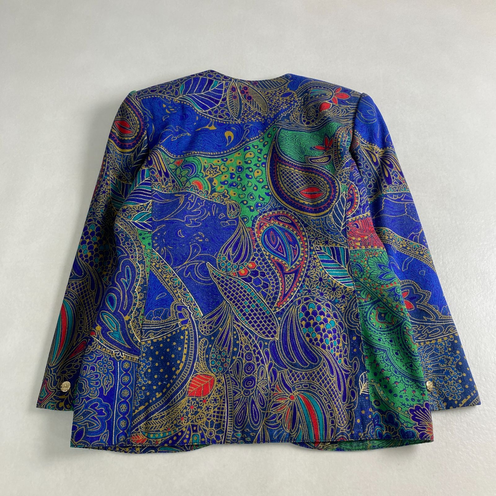 レオナール　セットアップ レオナール セットアップ ノーカラー 全面総柄 ペイズリー 鮮やか L