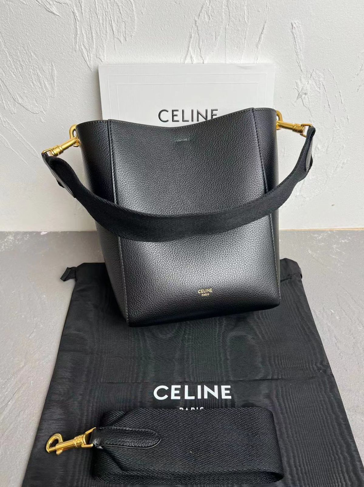 CELINE セリーヌ サングル バケット スモールブラック