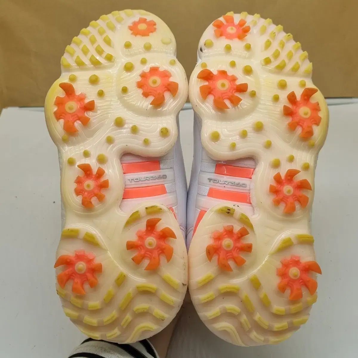 ゴルフシューズ