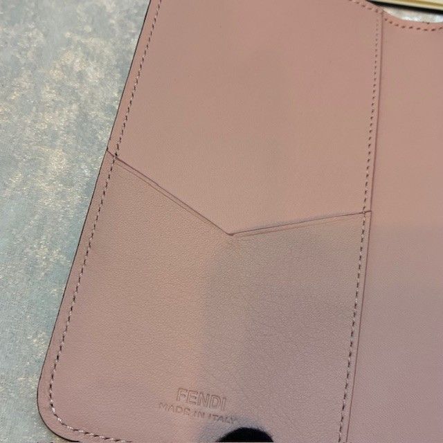 ズッカ 型押しカーフレザー